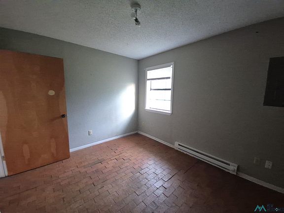 5th image of 723 N Avenue M