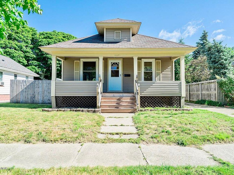 1st image of 1127 Franklin Ave