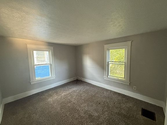 4th image of 111 W Wilson Ave