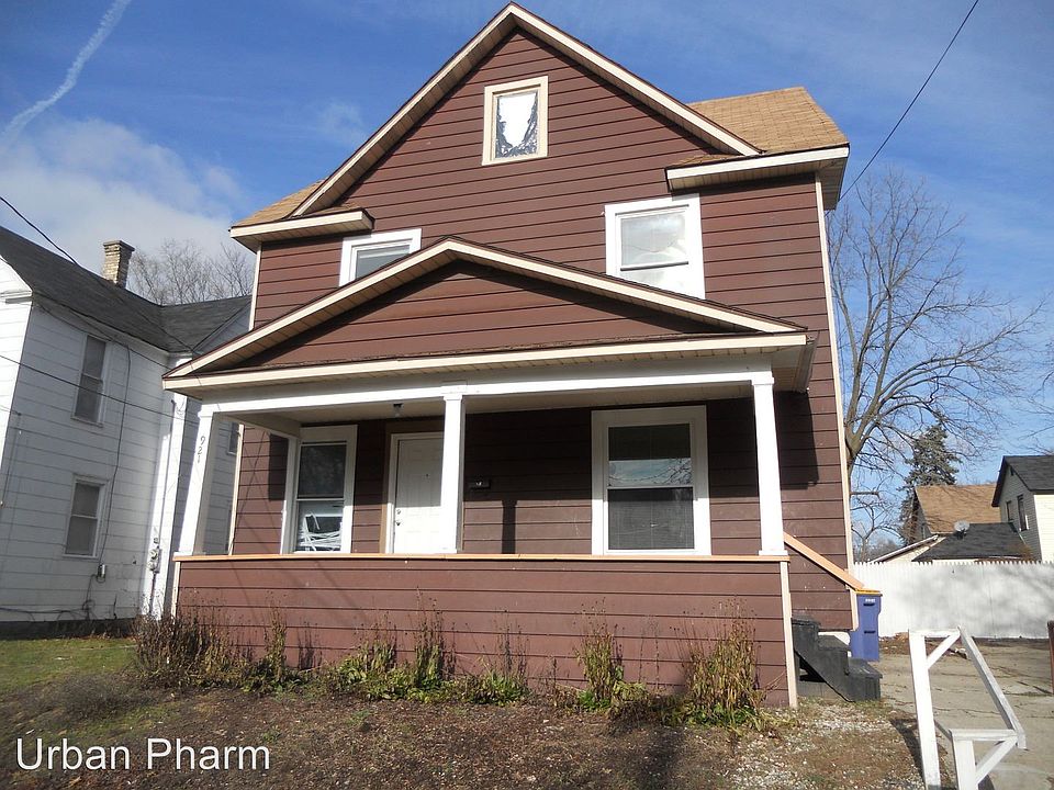 1st image of 921 Oakhill St SE