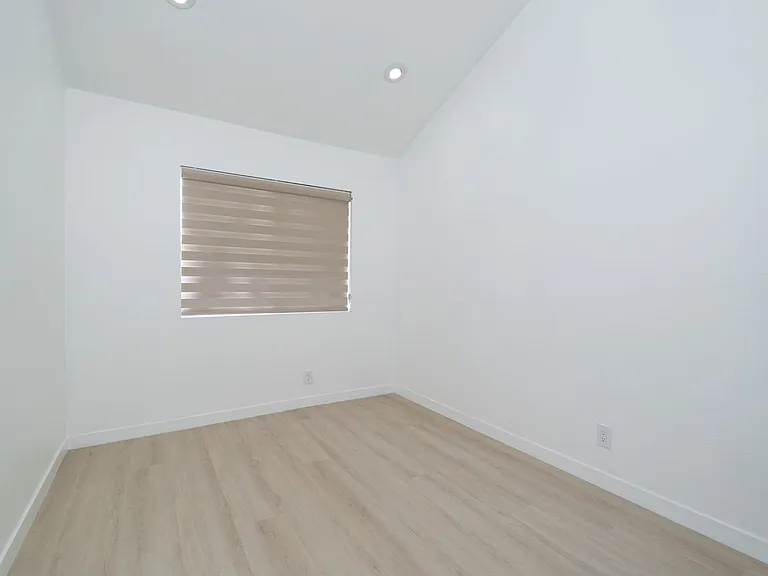 525 N Alhambra Ave #C — Photo 16