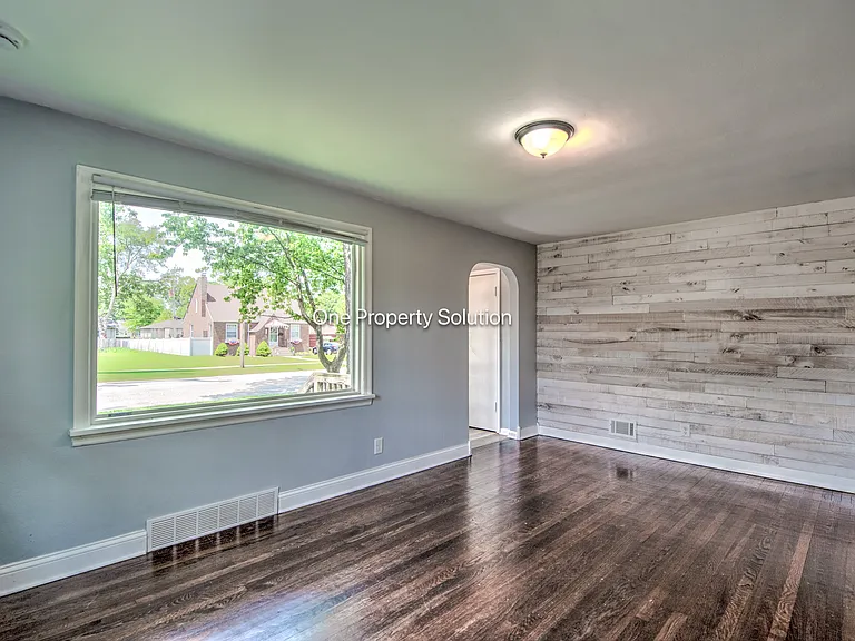 329 N Jay St — Photo 6