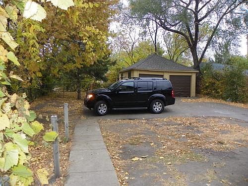 4th image of 121 Como Ave
