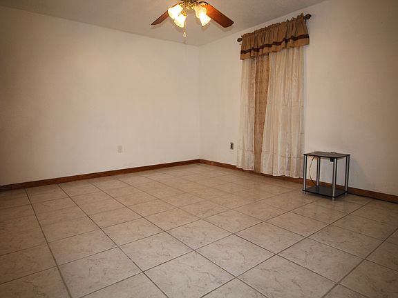5th image of 6418 Peony St