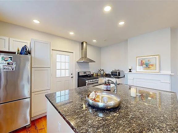 4th image of 3811 Diamond Hill Rd Floor 1