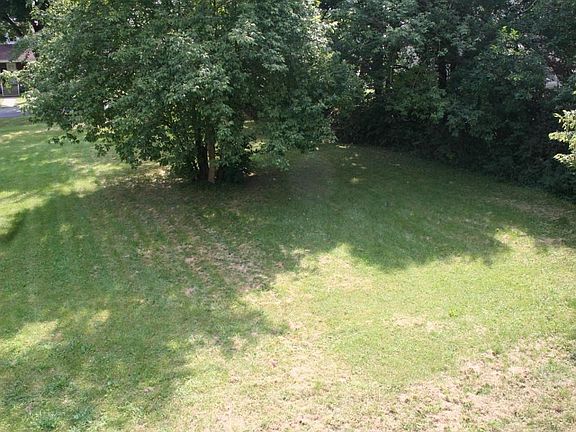 5th image of 2777 Thorndale Ave