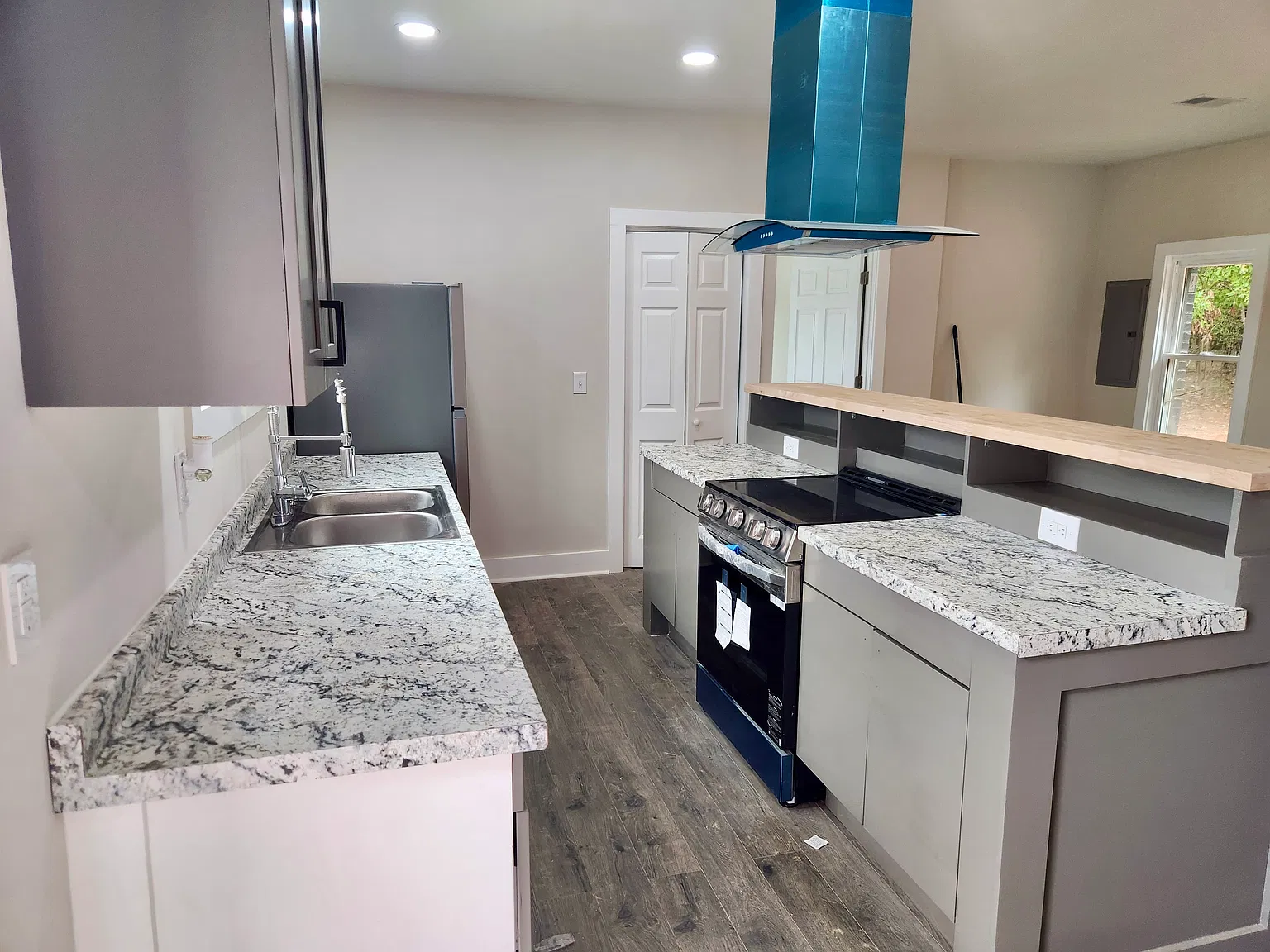 3 bed, 1260 sqft, $1,895 — Photo 1