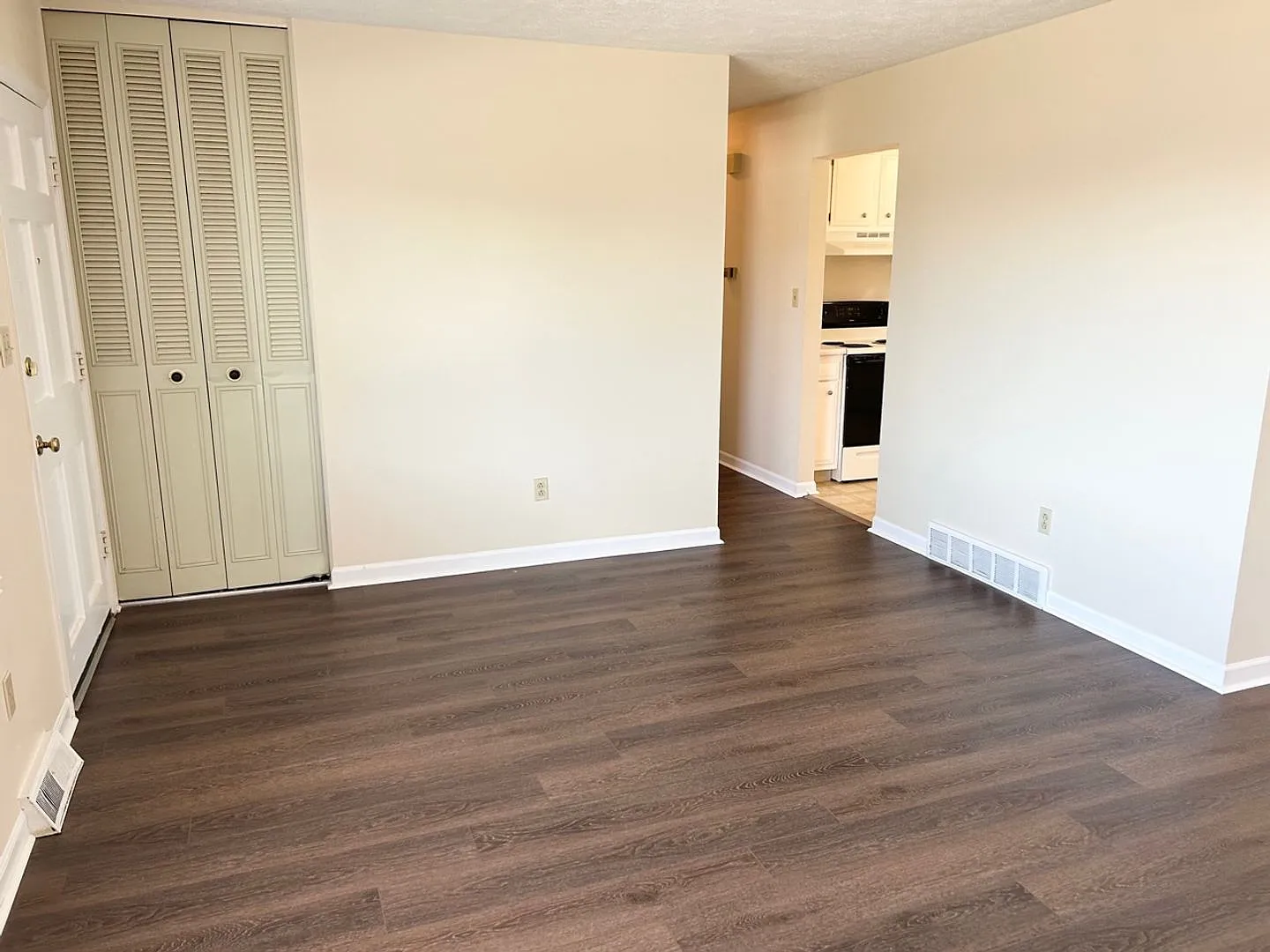 Mt Tabor ranch home with basement 20260804 — Photo 3