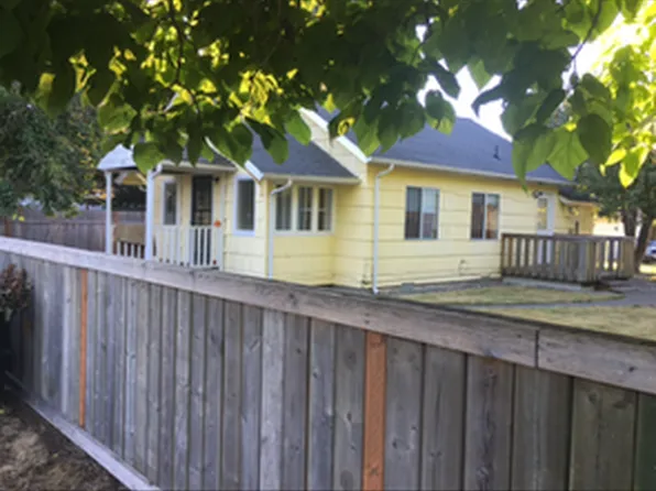 515 Hunt St, Centralia, WA 98531