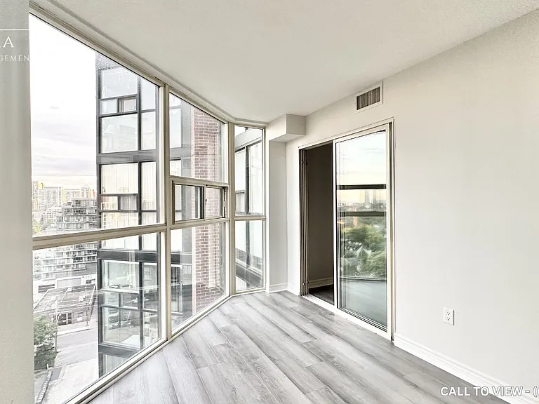 705 King St W #1501 — Photo 11