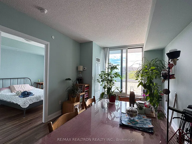 18 Graydon Hall Dr #301 — Photo 3