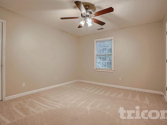 5th image of 3125 Harold Way SW