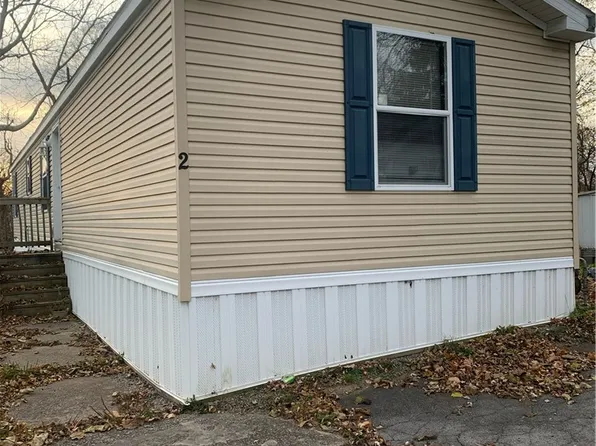2 Forest Edge Dr, Batavia, NY 14020