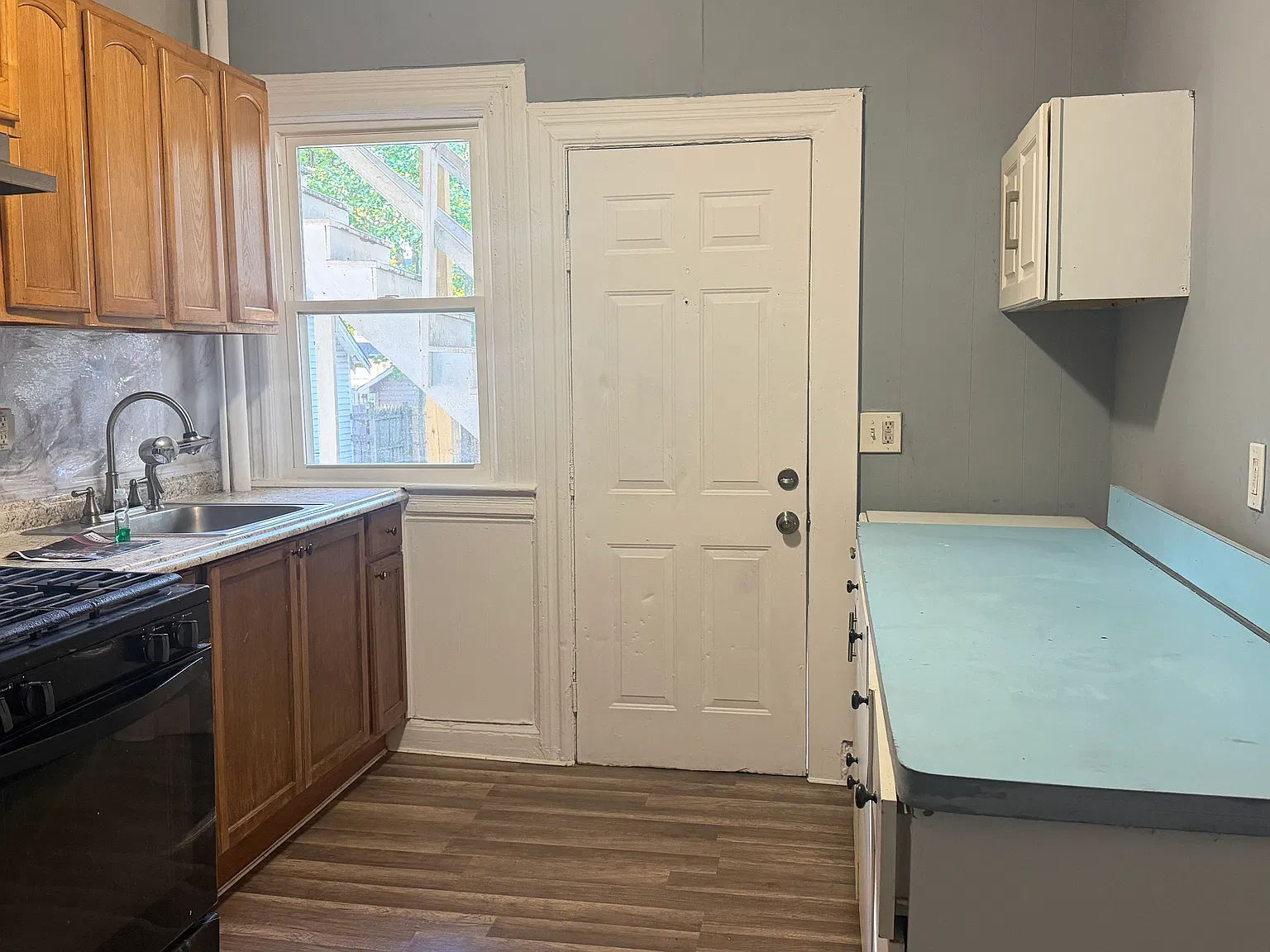 3 bed, 1050 sqft, $2,800 — Photo 1