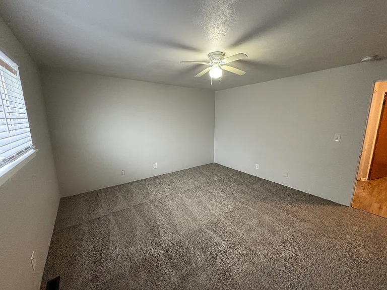 760 E Shore Dr — Photo 6