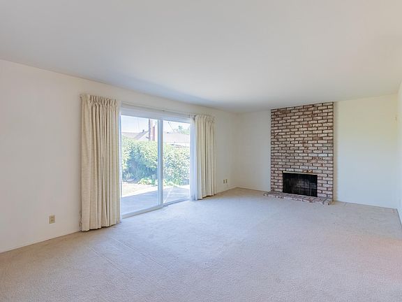 3rd image of 1674 Longspur Ave