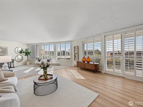 500 W Olympic Place #203, Seattle, WA 98119