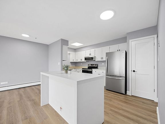 4th image of 4221 Saratoga Ave APT 410A