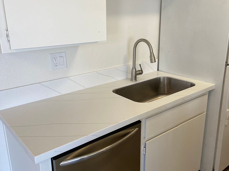1st image of 3308 Sherwood Ave APT 21