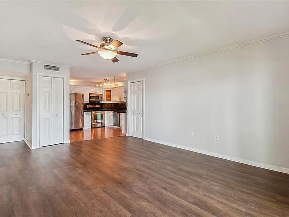 5th image of 5558 Baywater Dr Unit 167