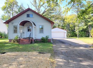 56 6th St SW, Forest Lake, MN 55025