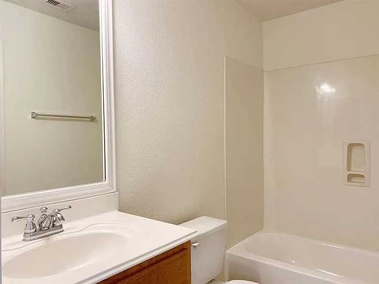 20707 Fair Castle Dr — Photo 12