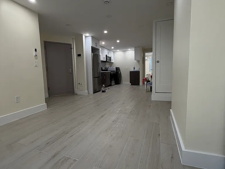 462 Linwood St #1F — Photo 1