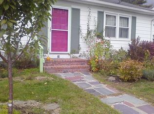 29 Everett St, Easthampton, MA 01027