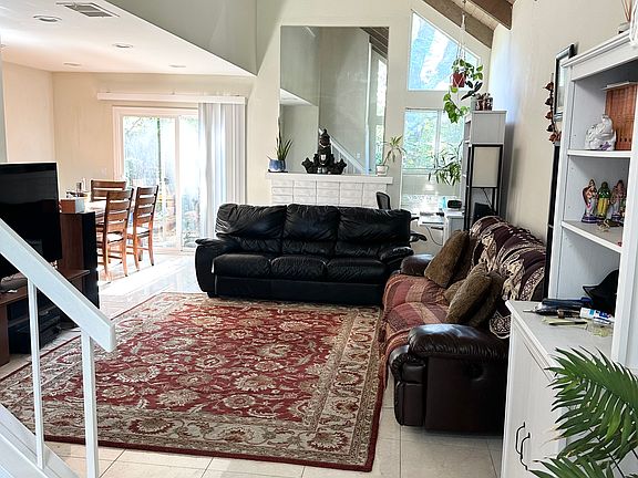 2nd image of 10077 Lamplighter Sq