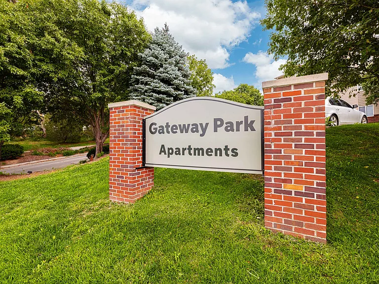 Gateway Park Apartments — Photo 17