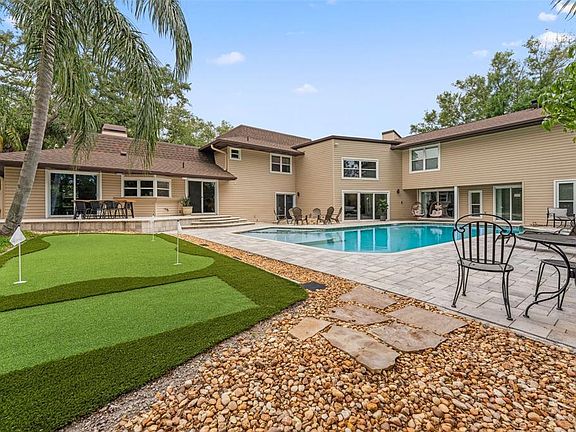 5th image of 1584 Oak Ln