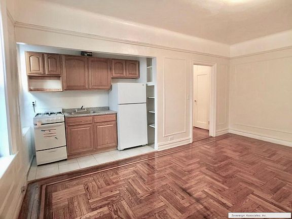 4th image of 114 W 238th St APT 2E