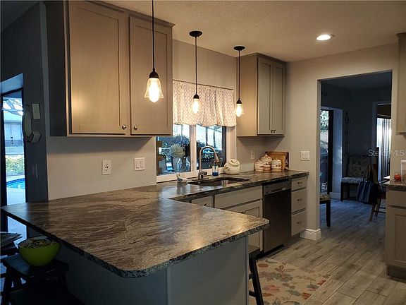 5th image of 2730 Woodmere Ct