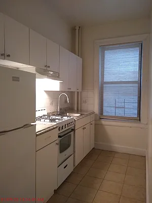 Rented by Iazzag Realty Inc | media 4
