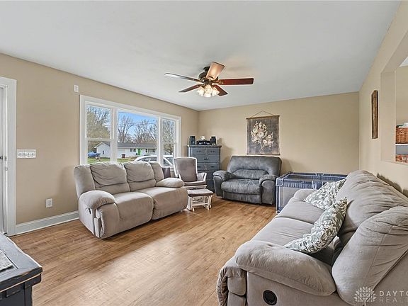 2nd image of 4119 Southwest Cir