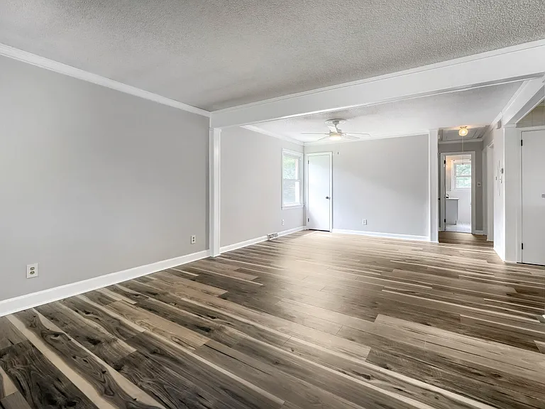 221 Eden Cir — Photo 6