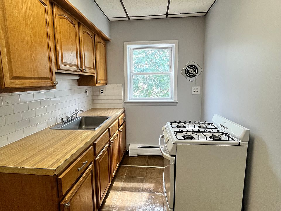 1st image of 75 Broadway #2R