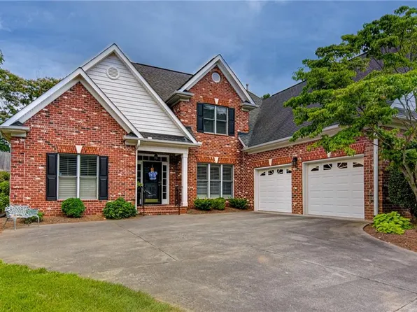 273 Hollin Way, Winston Salem, NC 27104