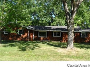 306 S Glen Oak Dr, Athens, IL 62613