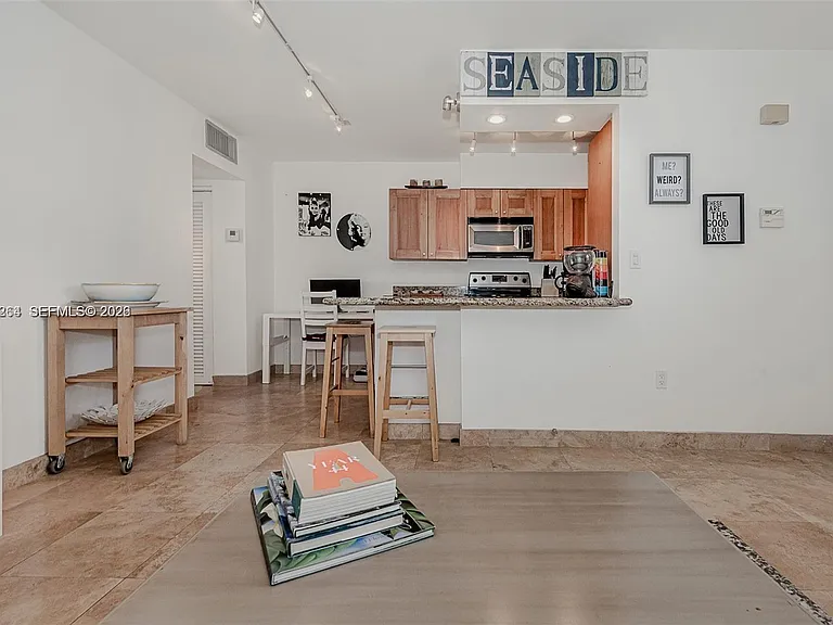 949 Pennsylvania Ave #307 — Photo 4