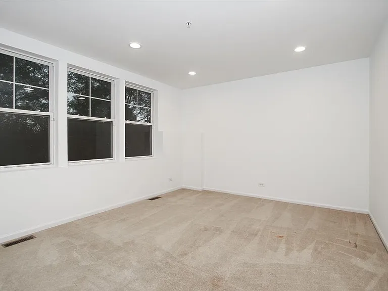 1245 Tuscany Dr — Photo 13