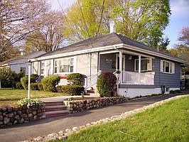 Home for Sale in Wakefield, Massachusetts $424,900