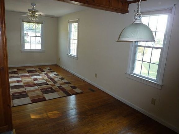 3rd image of 1160 Duncan Dr