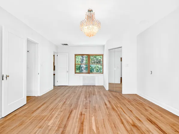 6015 Independence Avenue image 45 of 85