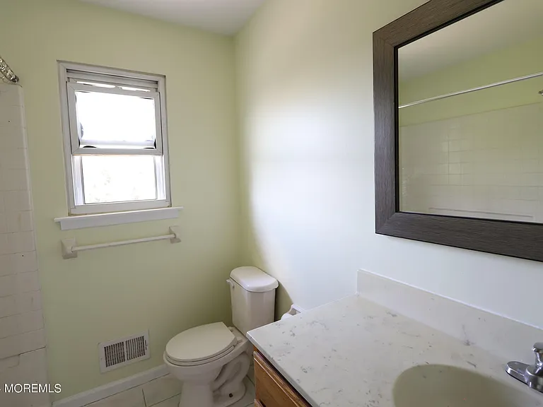 814 Laurel St — Photo 9