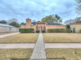 1730 Cherry Bend Dr, Houston, TX 77077