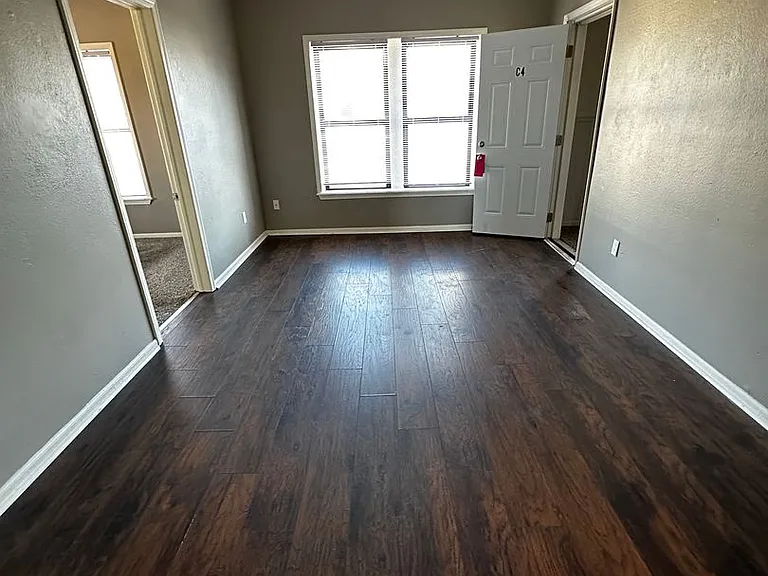 240 S Quincy Ave — Photo 2
