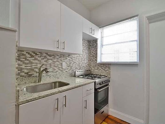 4th image of 1414 Euclid Ave #15