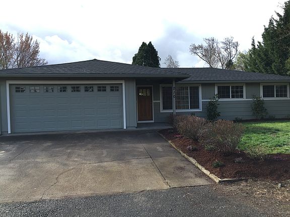 2nd image of 210 Oaklawn Ave