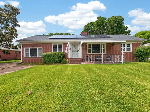 2708 Heutte Dr, Norfolk, VA 23518